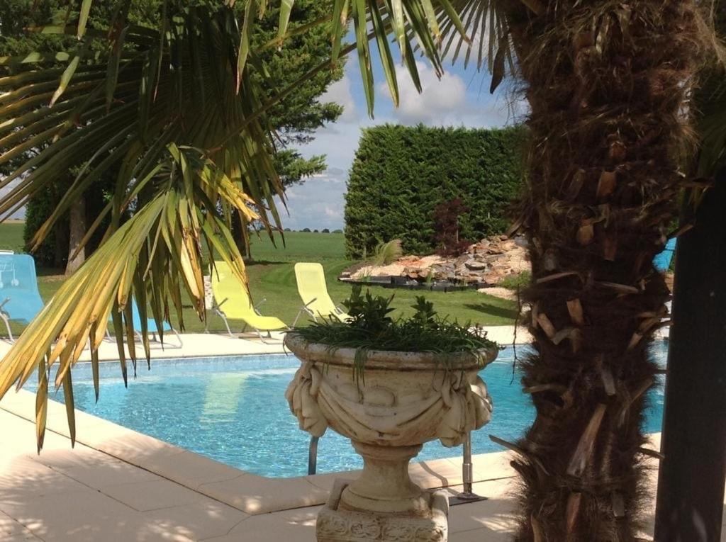 Lagalerne Bed and Breakfast Neuville-du-Poitou Εξωτερικό φωτογραφία